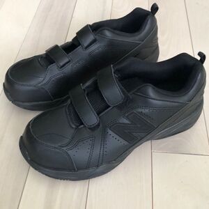 New Balance Unisex Children's 624v2 Hook & Loop Sneaker Shoes Black Size 6.5